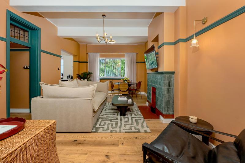 2 Bedroom Property for Sale in Sea Point Western Cape